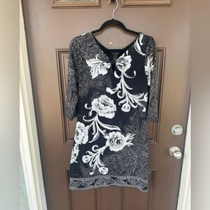 WHBM White House Black Market Black White Floral Rose Paisley Sheath Dress